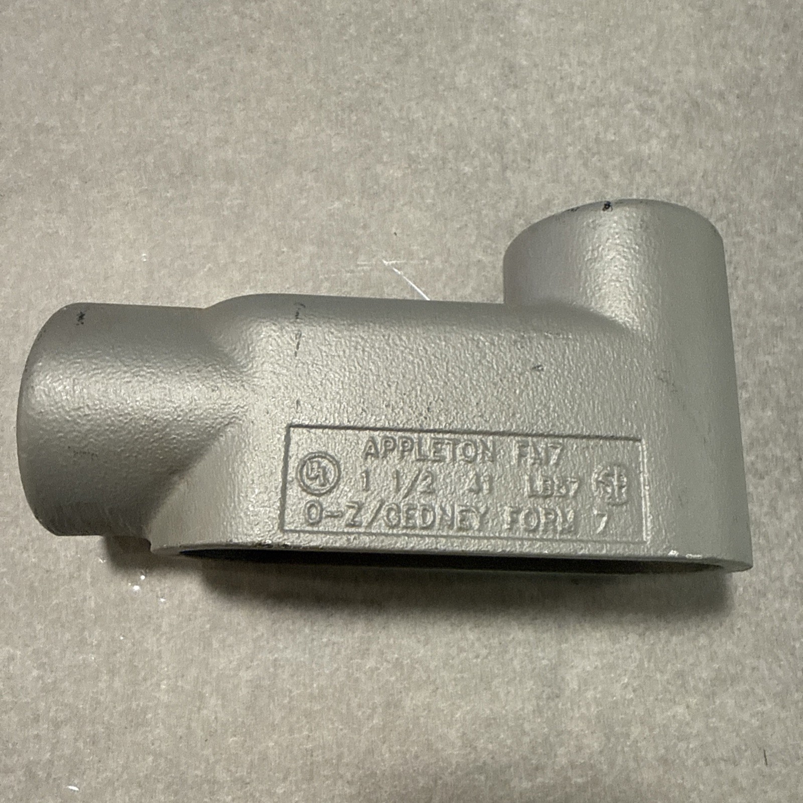 APPLETON CONDUIT BODY, LB57 FM7 1 1/2" O-Z / Gender Form 7 28 CU. IN.