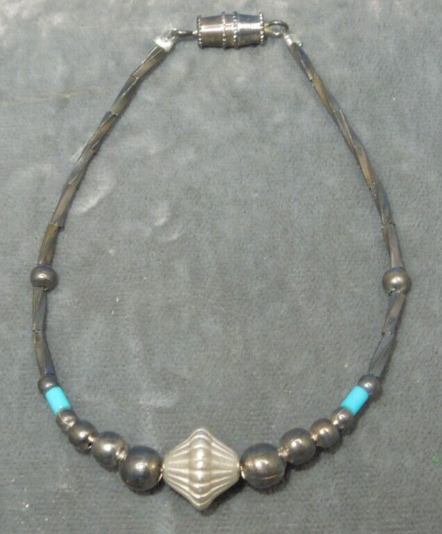 Handmade Silver and bead 6 3/4" bracelet *T