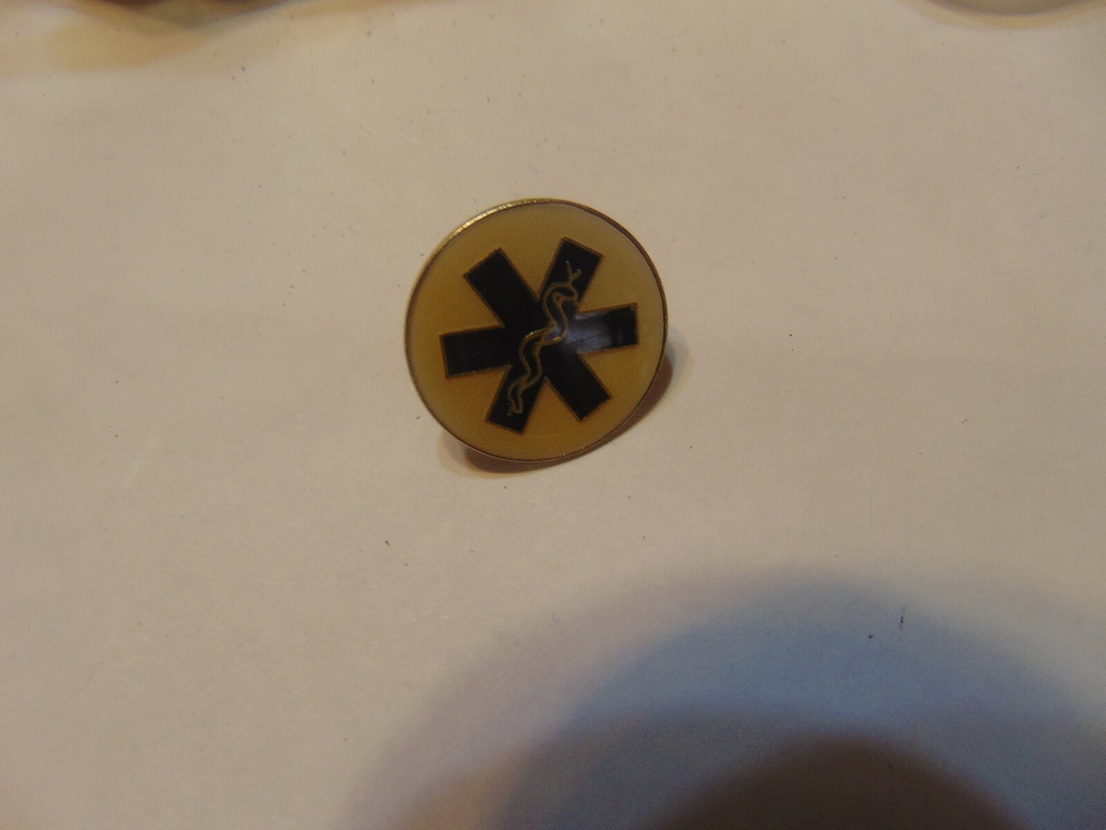 INSIGNIA CREST HAT PIN MINI BADGE MEDICAL HOSPITAL