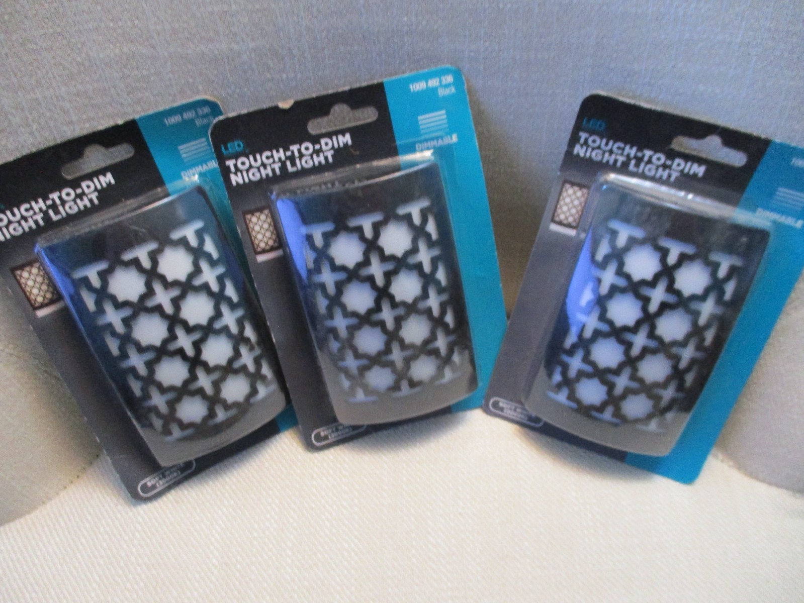 Touch to Dim Dimmable Soft White Plug-In LED Black Night Light (3PK) NEW