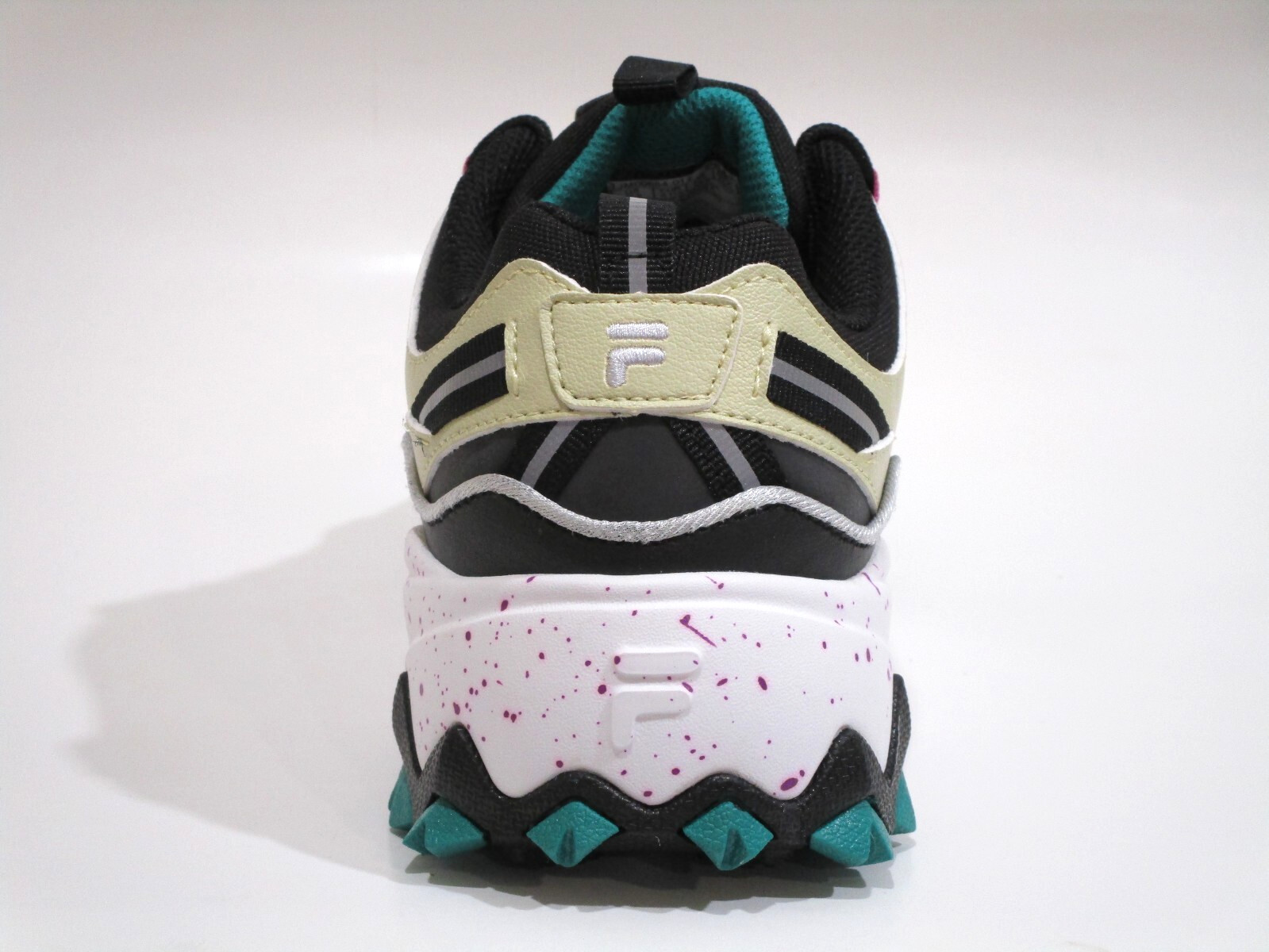 Fila Men's Oakmont TR 1JM00654-017 Sneaker Shoes, Size 8.5 M US