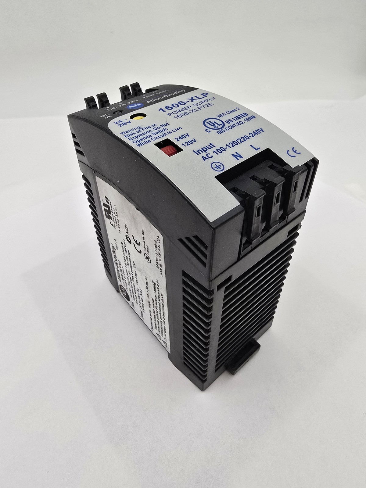 Allen-Bradley 1606-XLP72E Power Supply Class Div 2 DC 3A 24-28V 72W