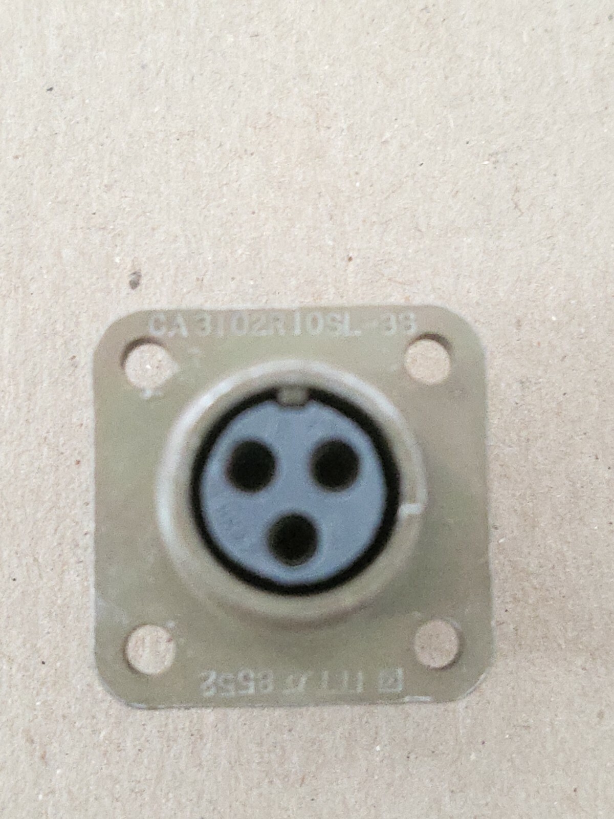 Amphenol  Connector CA3102R10SL-3S, NSN 5935008514987, NOS.