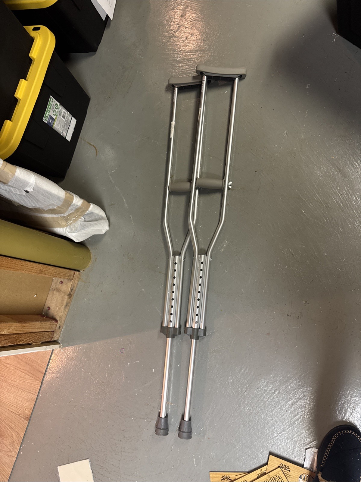 Guardian Aluminum Crutches Adjustable Adult Capacity 300LB  5'2'  to  5'10" Used