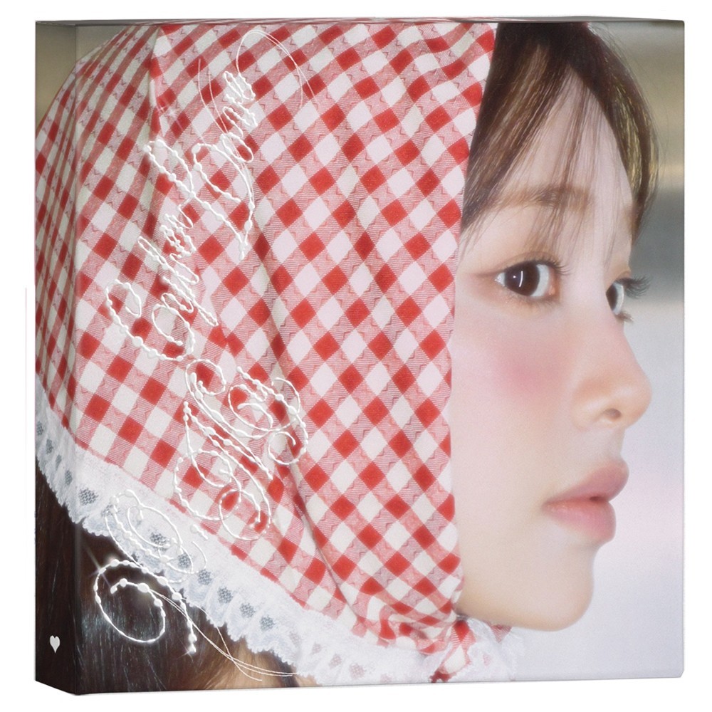 CHUU [XO,MY CYBERLOVE] The First Album LOVE Ver/CD+Strap+Tote Bag+Book+Card+GIFT