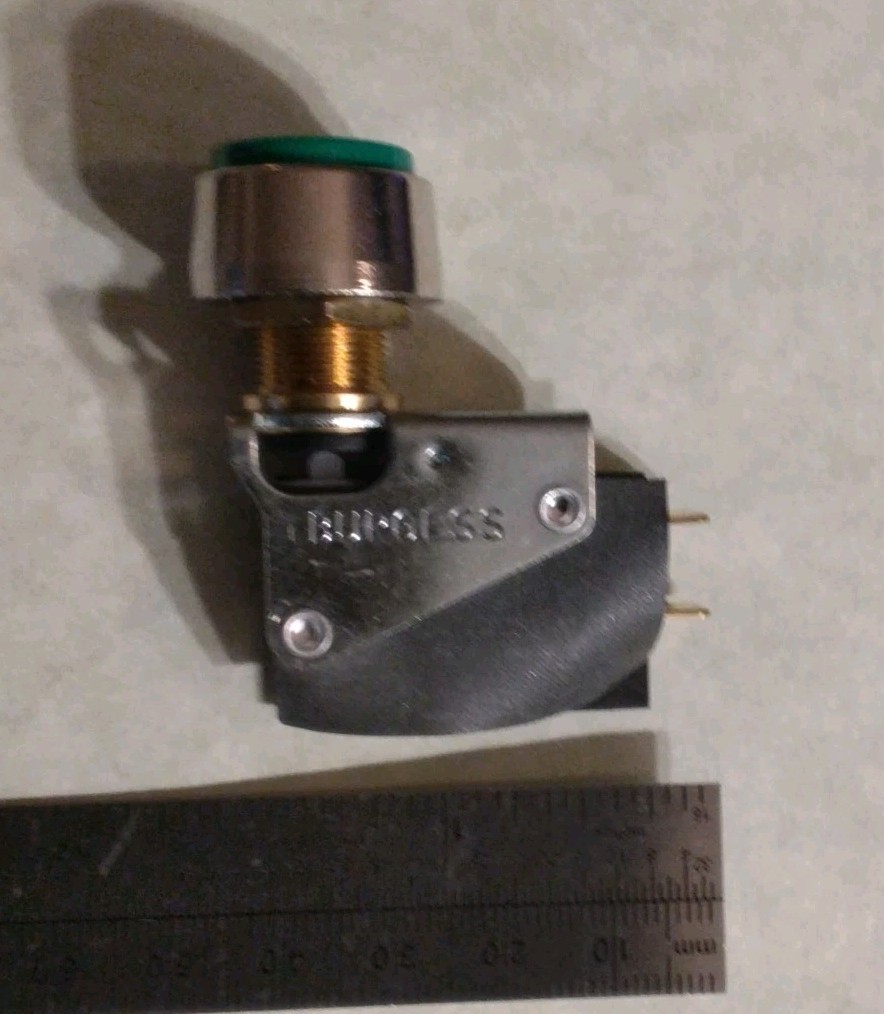 MICRO -SWITCH SNAP ACTION MOMENTARY NO/NC SPDT  16A 250VAC 1/2H.P. GRN ACTUATOR