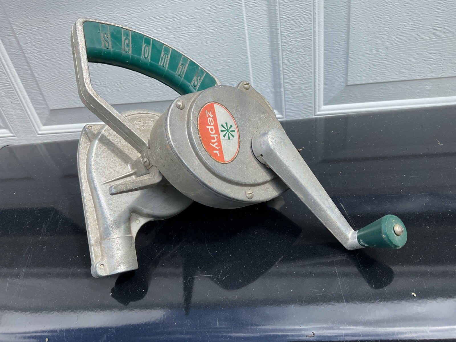Vintage OM Scott & Sons Model A61 Zephyr Seeder - No Jar