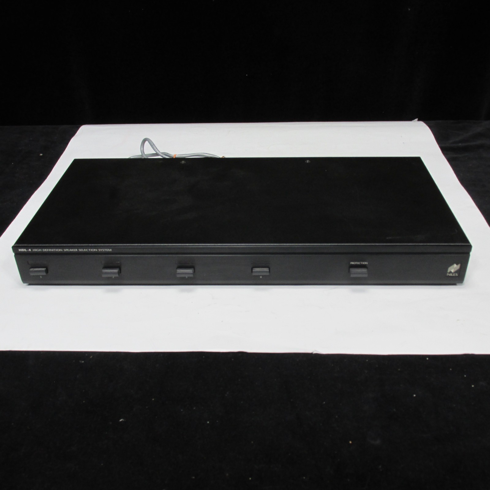 Niles Speaker Selector HDL-4 4-Pair 250W 4-8 Ohms Tested & Working  2 connectors