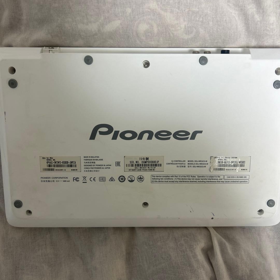 Pioneer DDJ-WEGO3-W White USB DJ Controller w/ AC Adapter & USB Cable Tested