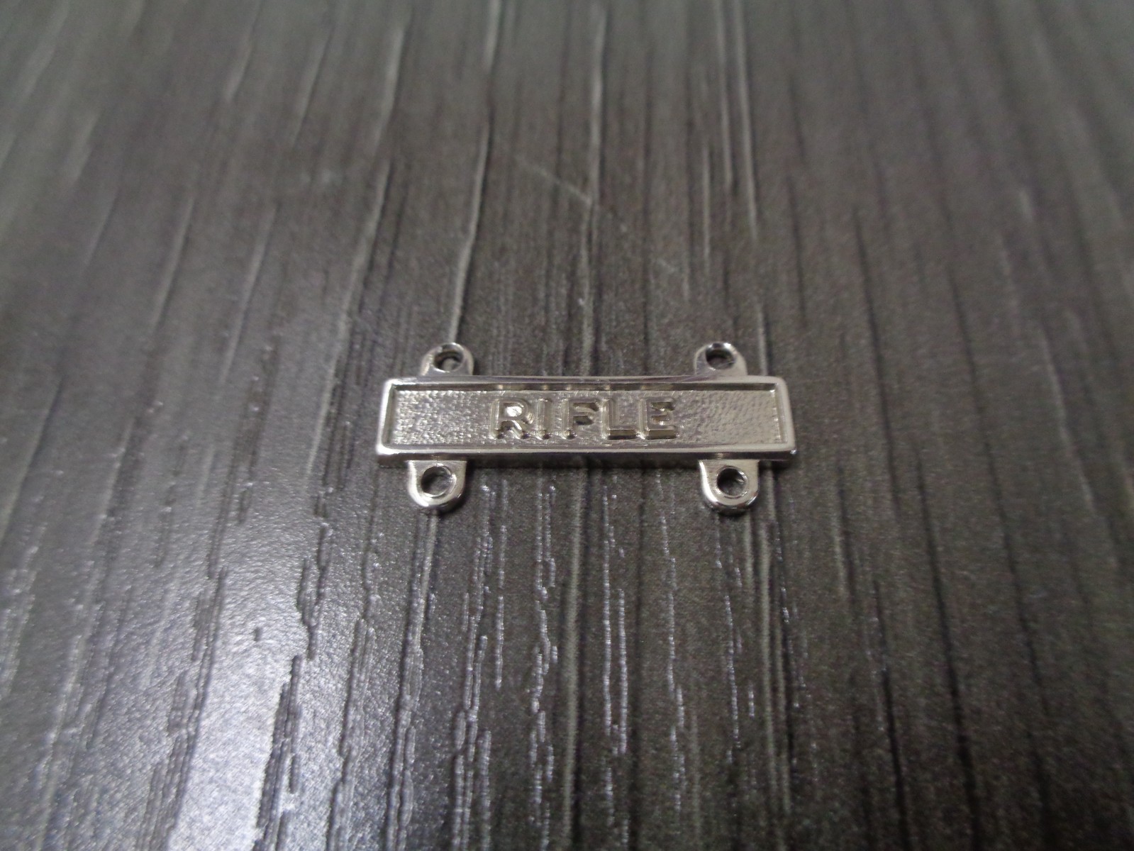 GENUINE U.S. ARMY QUALIFICATION BAR: RIFLE - SILVER CHROME FINISH NWOT