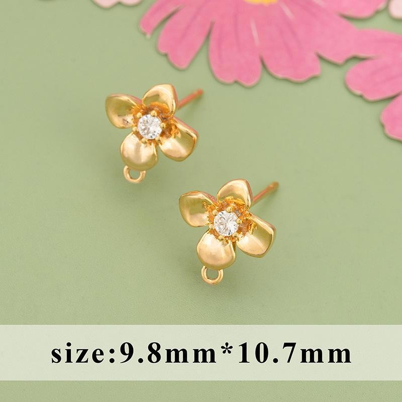 1Pair 18K Gold Plated Cubic Zirconia Flower Stud Earrings Component GCR508