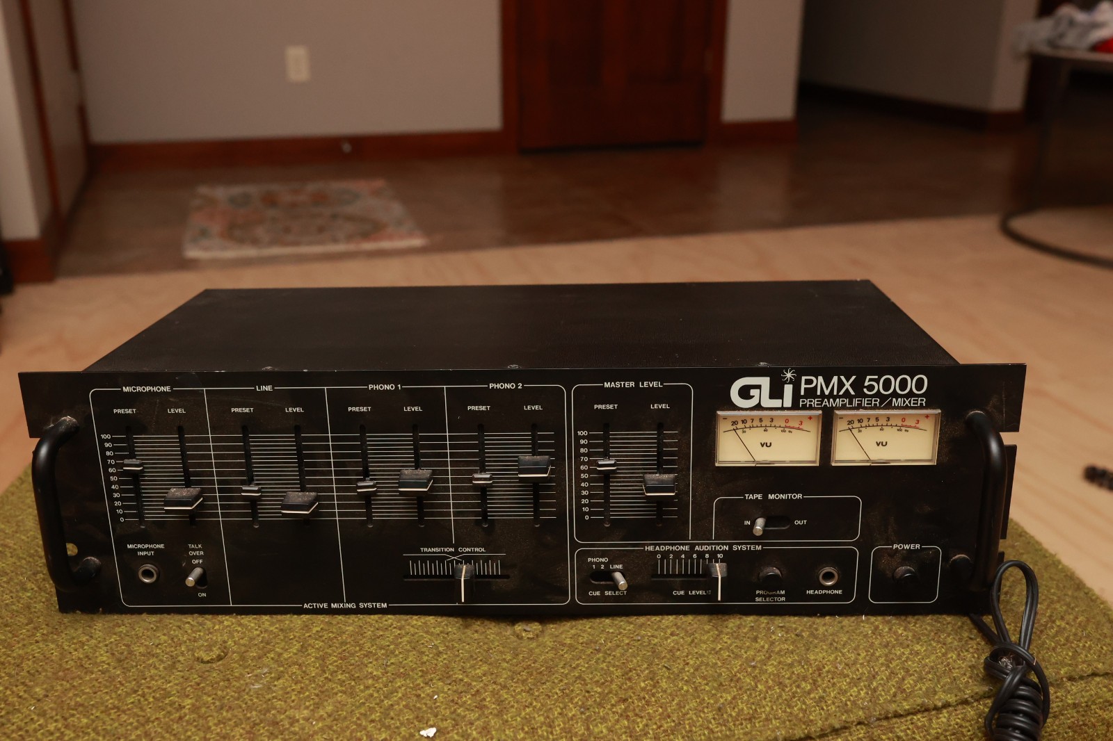 GLi PMX 5000 Preamplifier / mixer active system tested clean structurally sound