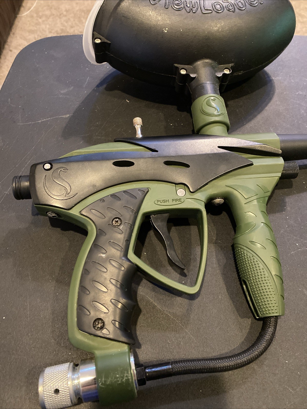 Viewloader VL 200 Green Paintball Gun With Ball Hopper. Untested