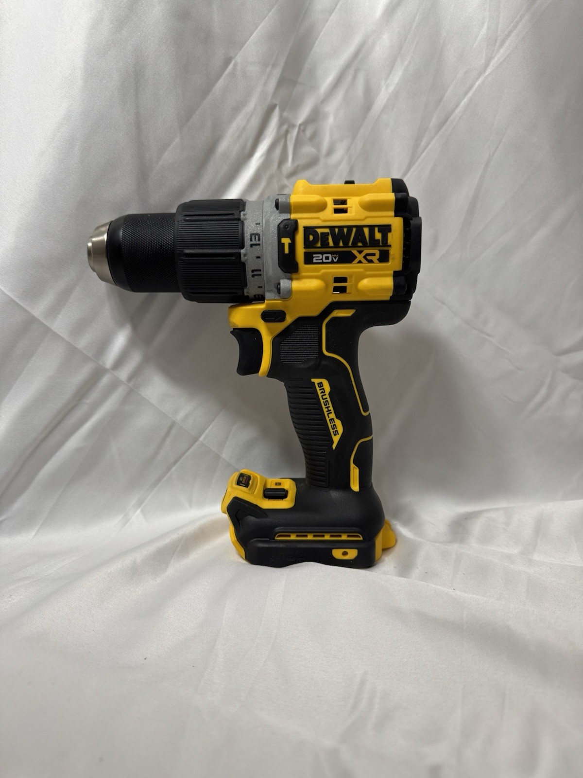 Dewalt DCD806B 20V Max XR 1/2" 2 Speed Brushless Hammer Drill Driver Li-ion