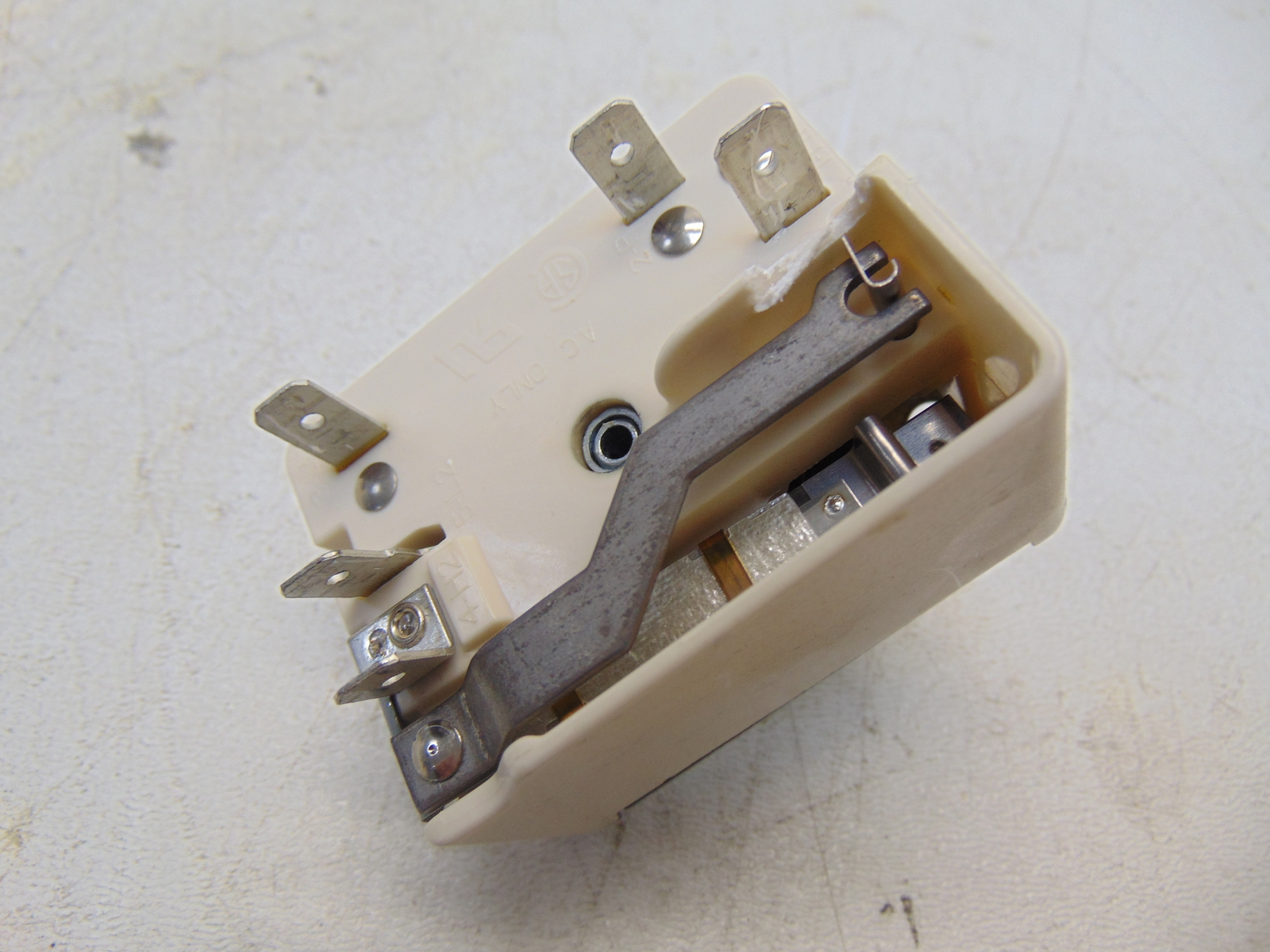 Frigidaire Electric Range BGEF3032KBB Small Surface Element Control Switch
