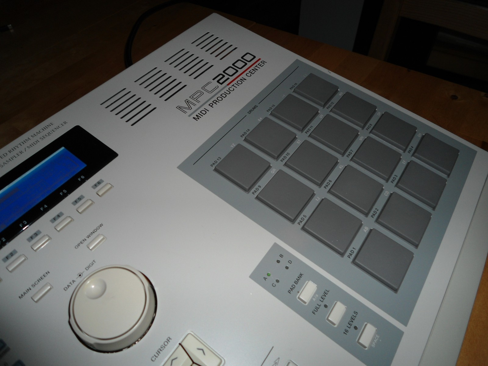 Fully Serviced Akai MPC 2000 w/USB Floppy Emulator 32MB RAM & Sample Kits