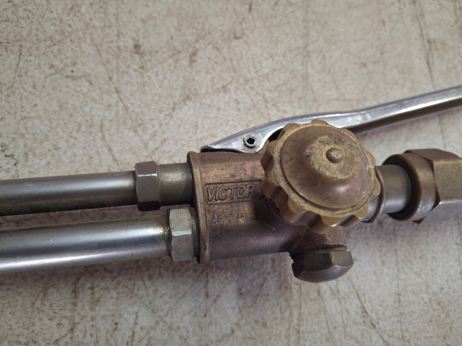 Victor CA2460 Cutting Torch 8TD 123 (NO KNOBS)