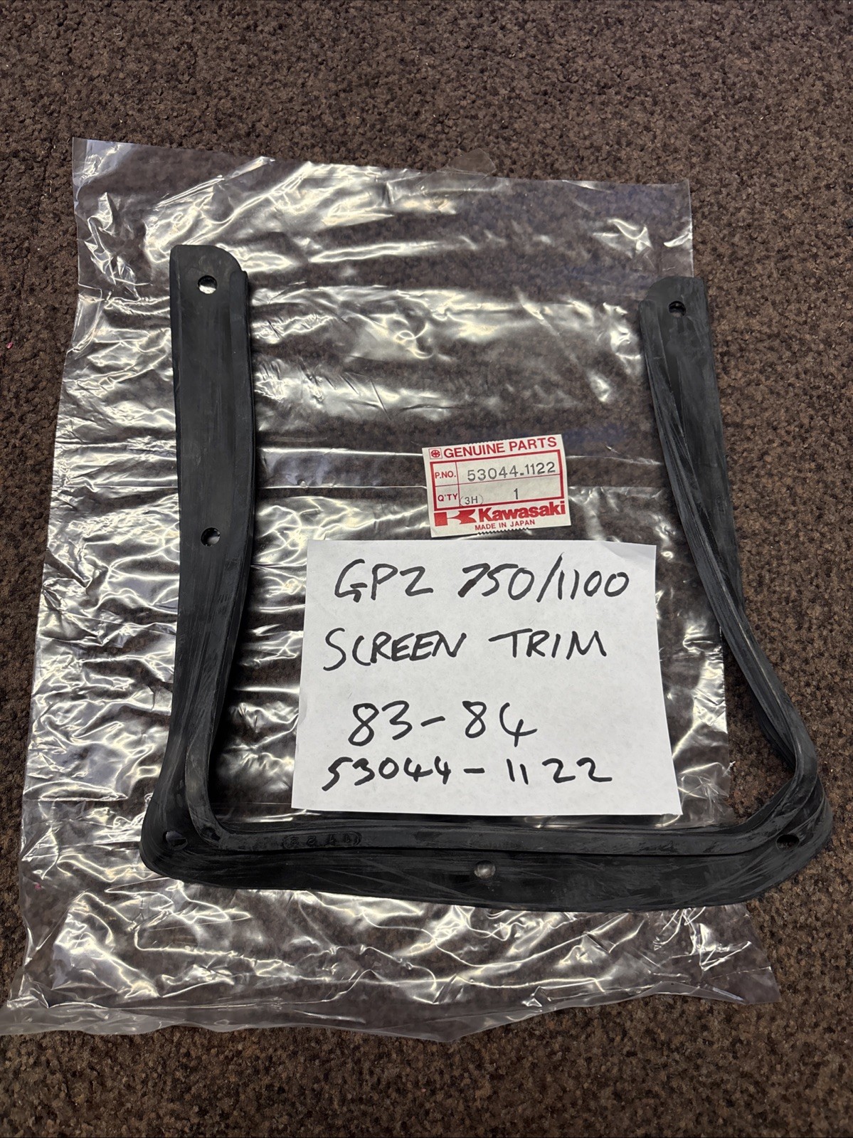 Genuine NOS Kawasaki GPZ750A GPZ1100A Windshield Trim 53044-1122