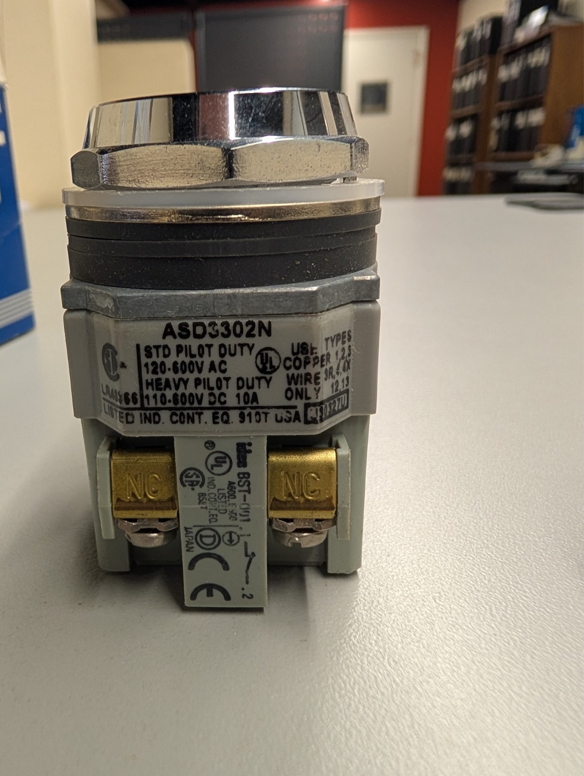 IDEC ASD3302N Selector Switch - 30MM Non-Illuminated