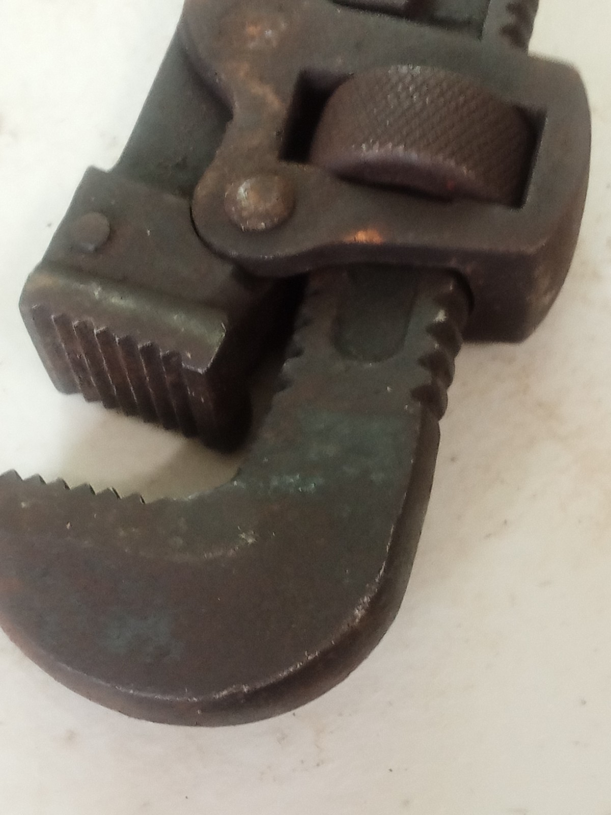 Oswego Tool Co Antique Pipe Wrench - 10"