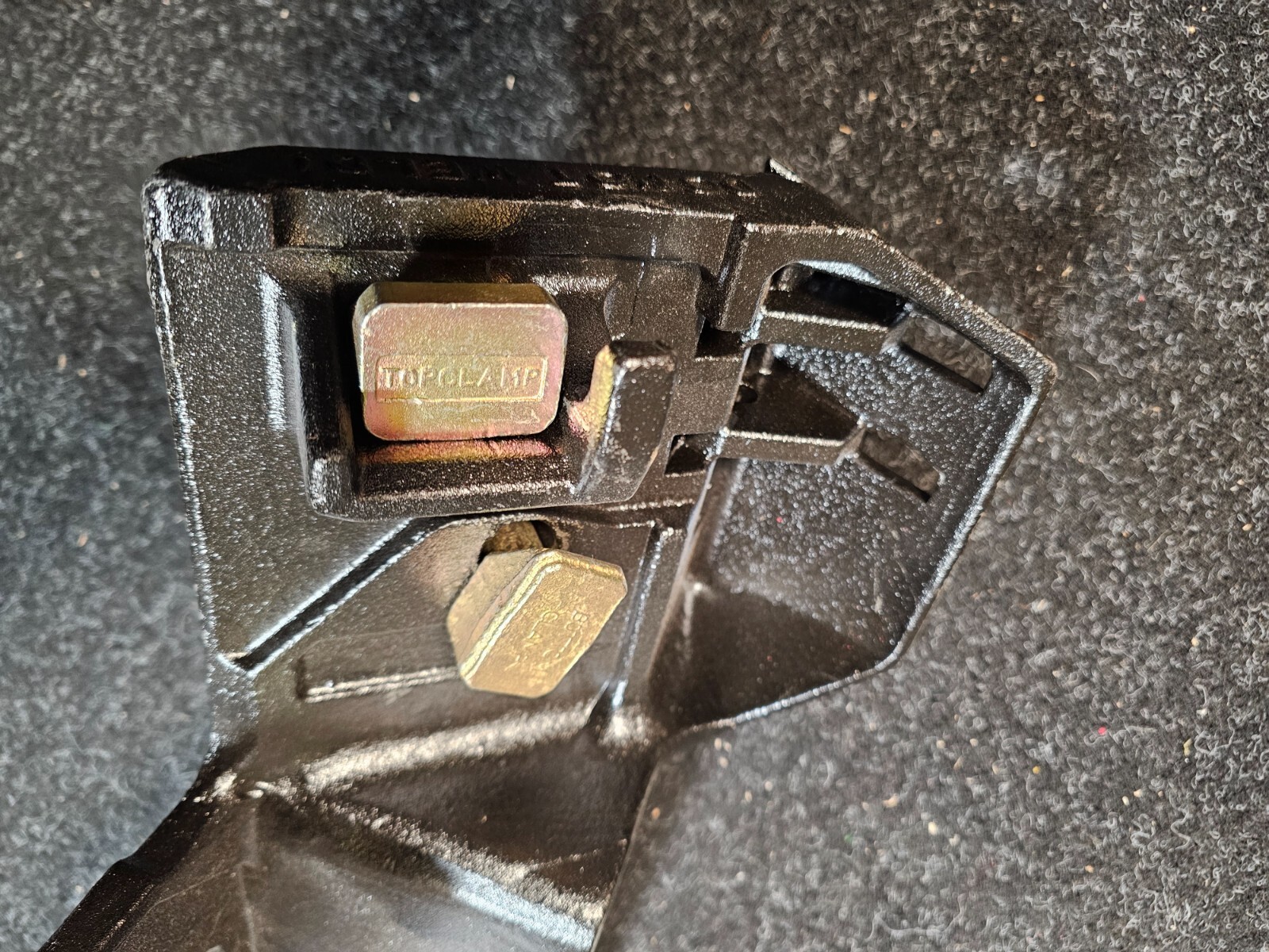 STRATO TSC20-20CMB- TRAINLINE SUPPORT CASTING WITH FLANGE