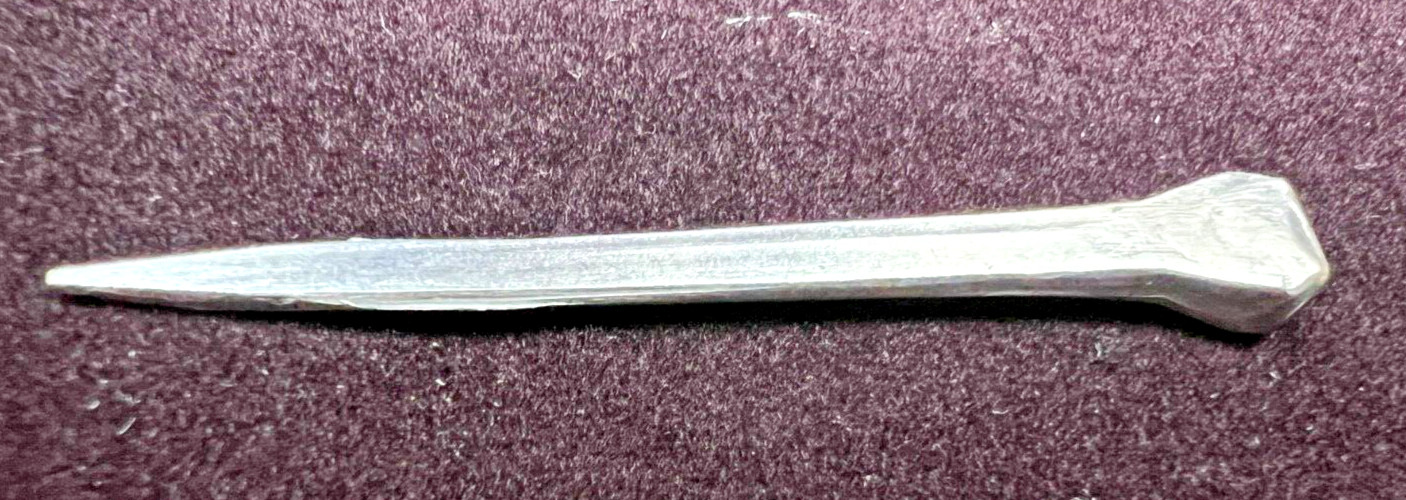 25 Square Cut Nails Flat Head