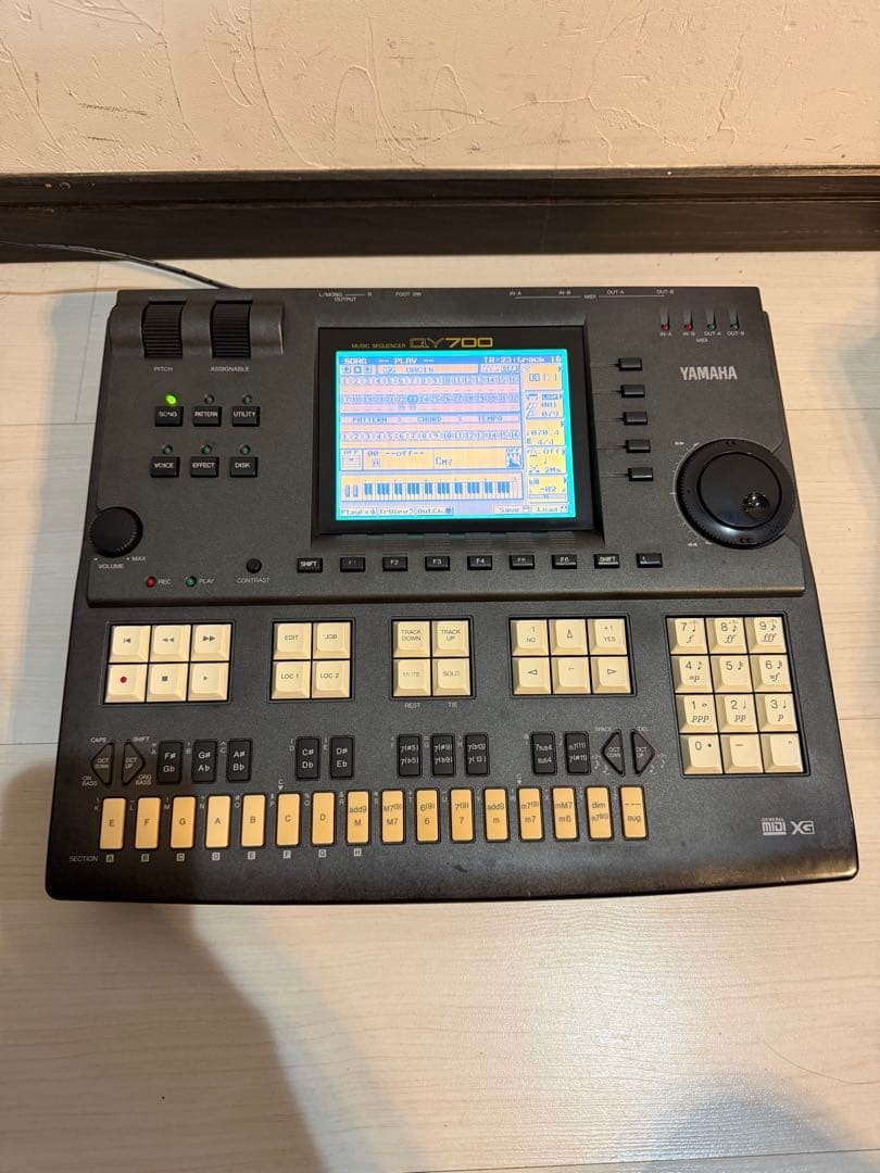 YAMAHA QY700 MIDI Music Digital Sequencer Samplers Rhythm machine Working #0002