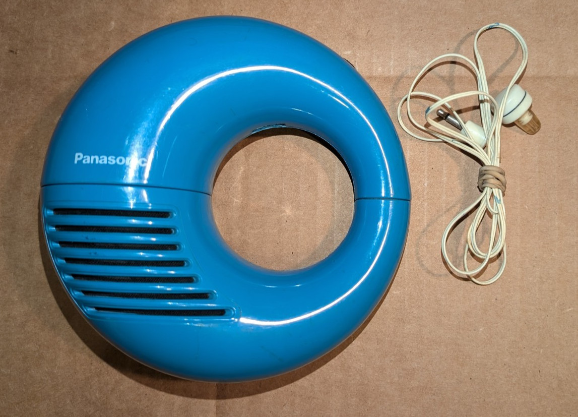 Vintage 1972 Panasonic TOOT-A-LOOP Transistor Radio BLUE R-72 WORKS