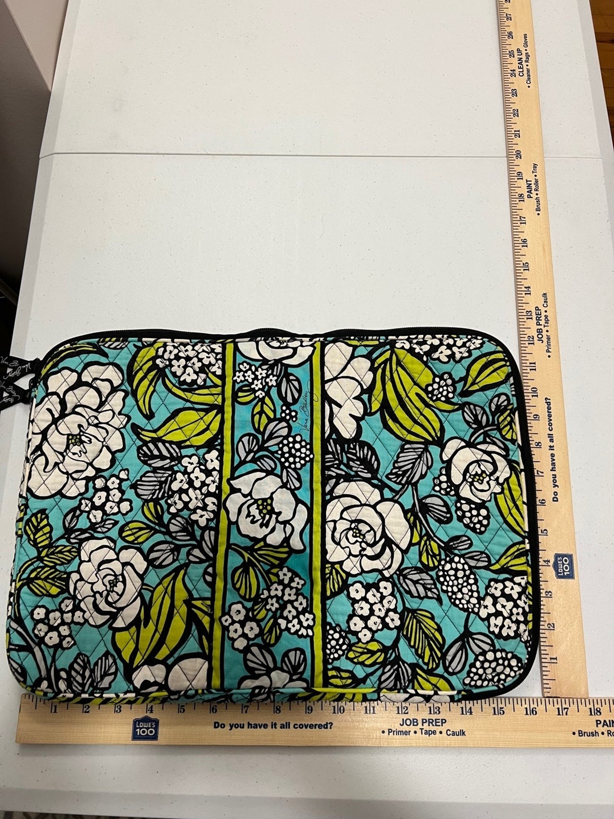Vera Bradley Island Blooms Padded Laptop Sleeve Zipper Closure Pocket Inside