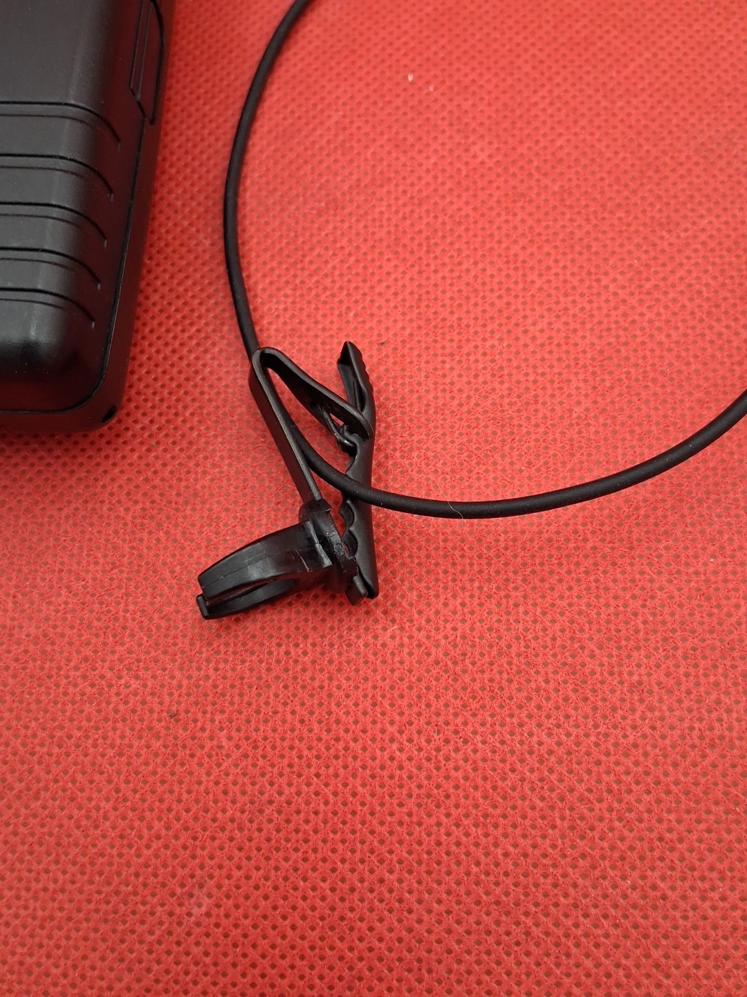 Samson T32M UHF Synth Wireless Transmitter Beltpack with Microphone Untested