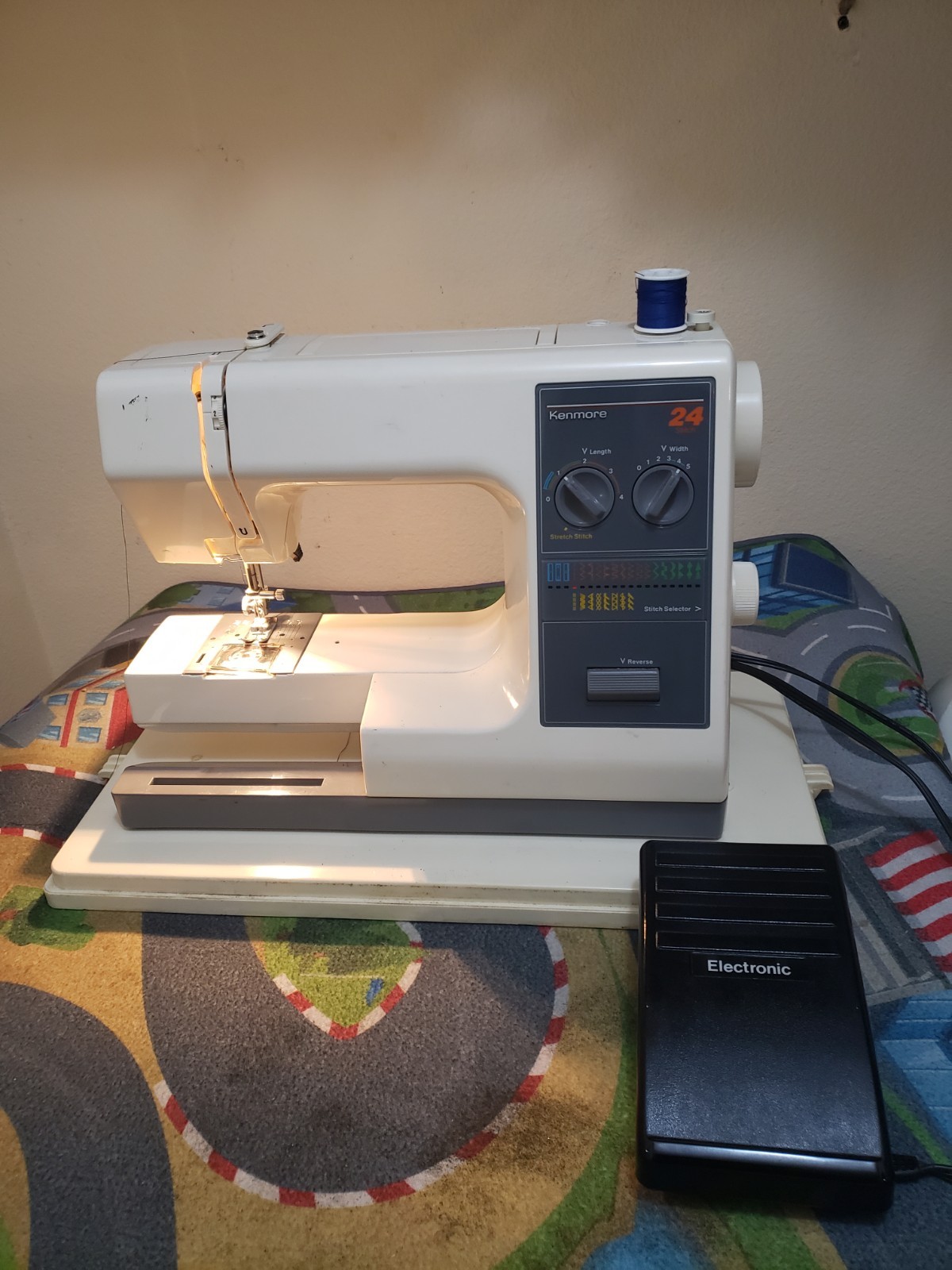 Kenmore-24 Stitch Sewing Machine Model 385-1764180 With Foot Pedal/Power Cord