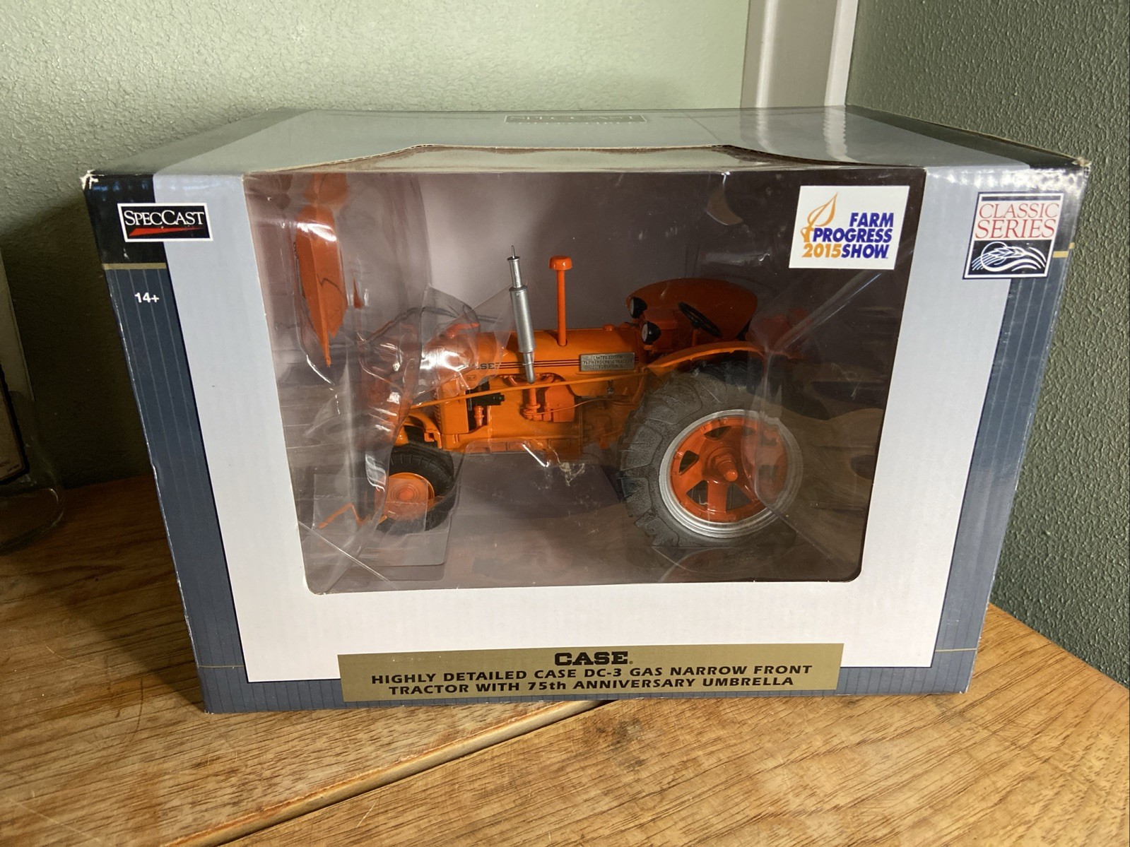 Spec Cast 1/16 High Detail Case DC-3 Narrow Front With Umbrella 2015 Show Model