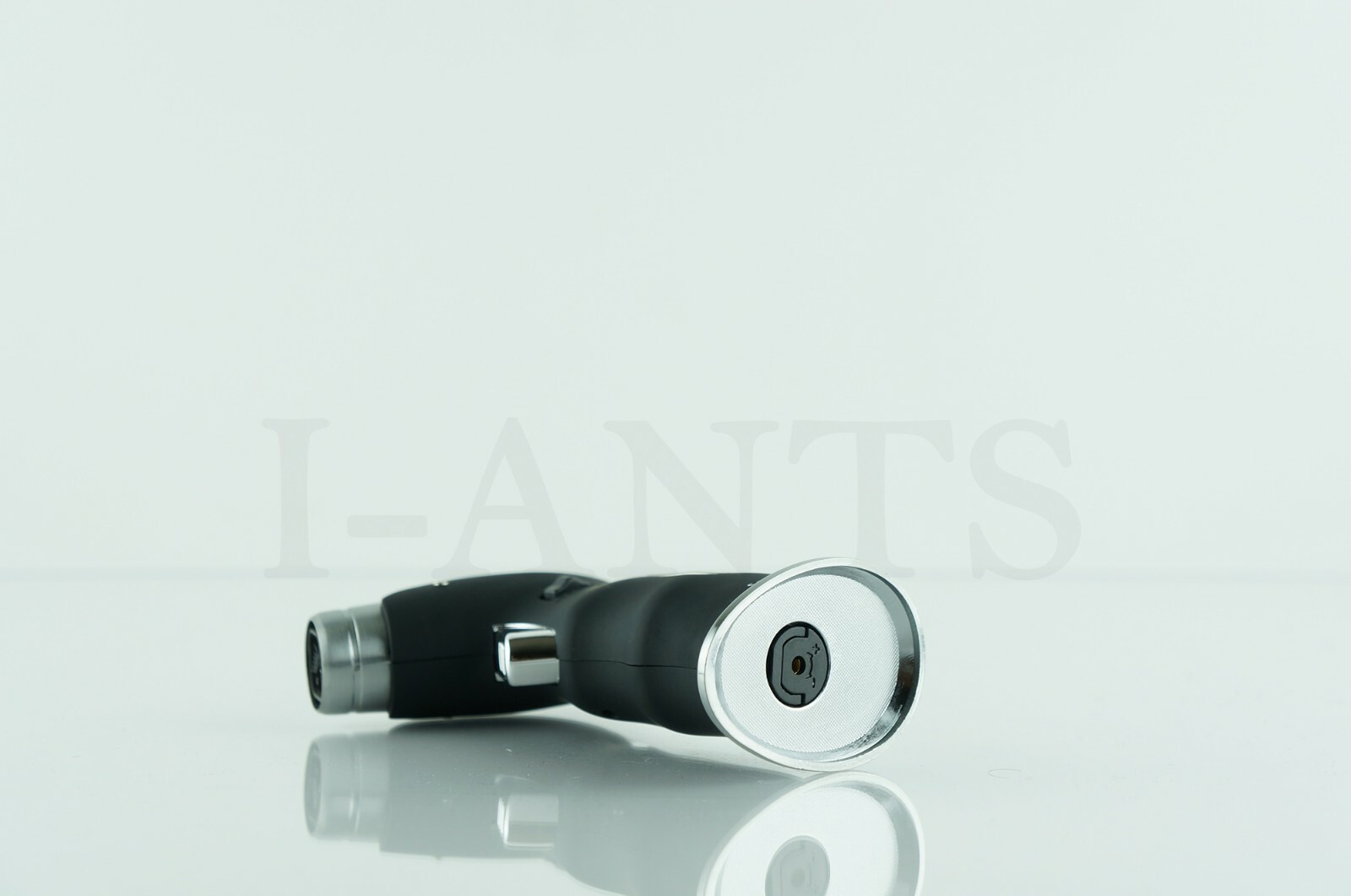 SCORCH REFILLABLE 4 FRAMES TORCH LIGHTER SOFT IGNITION AND CIGAR PUNCHER