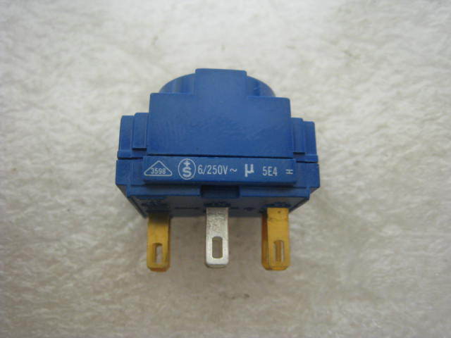 Lot of 23 EAO 61.820.22/.25 Contact Block