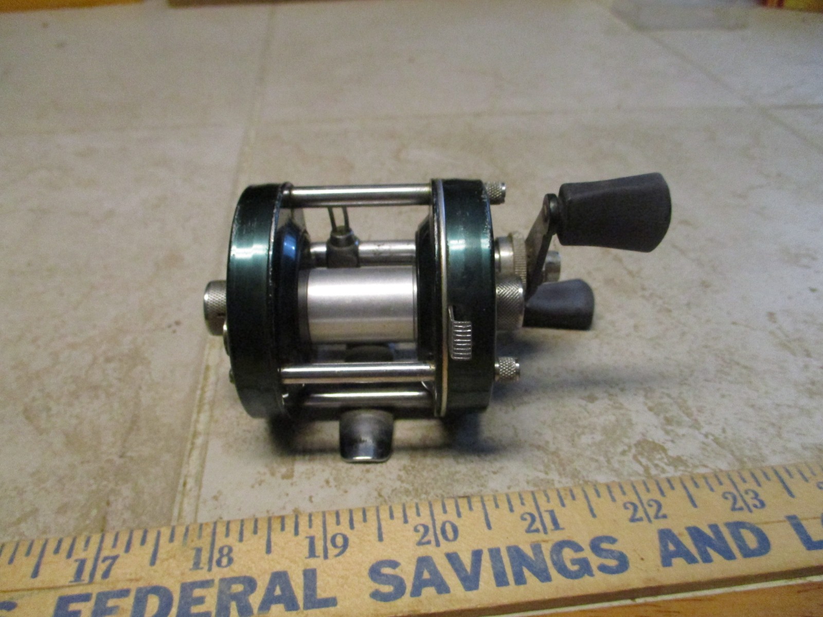 Vintage Abu Garcia Ambassadeur 5000-D Green Color Casting Reel 3 Screw Sweeden