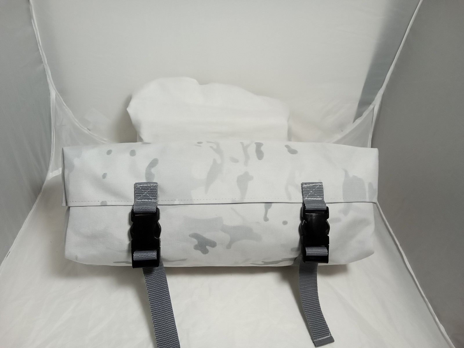 Back bag ALPINE, clip and zip closure, molle and strap on attachment