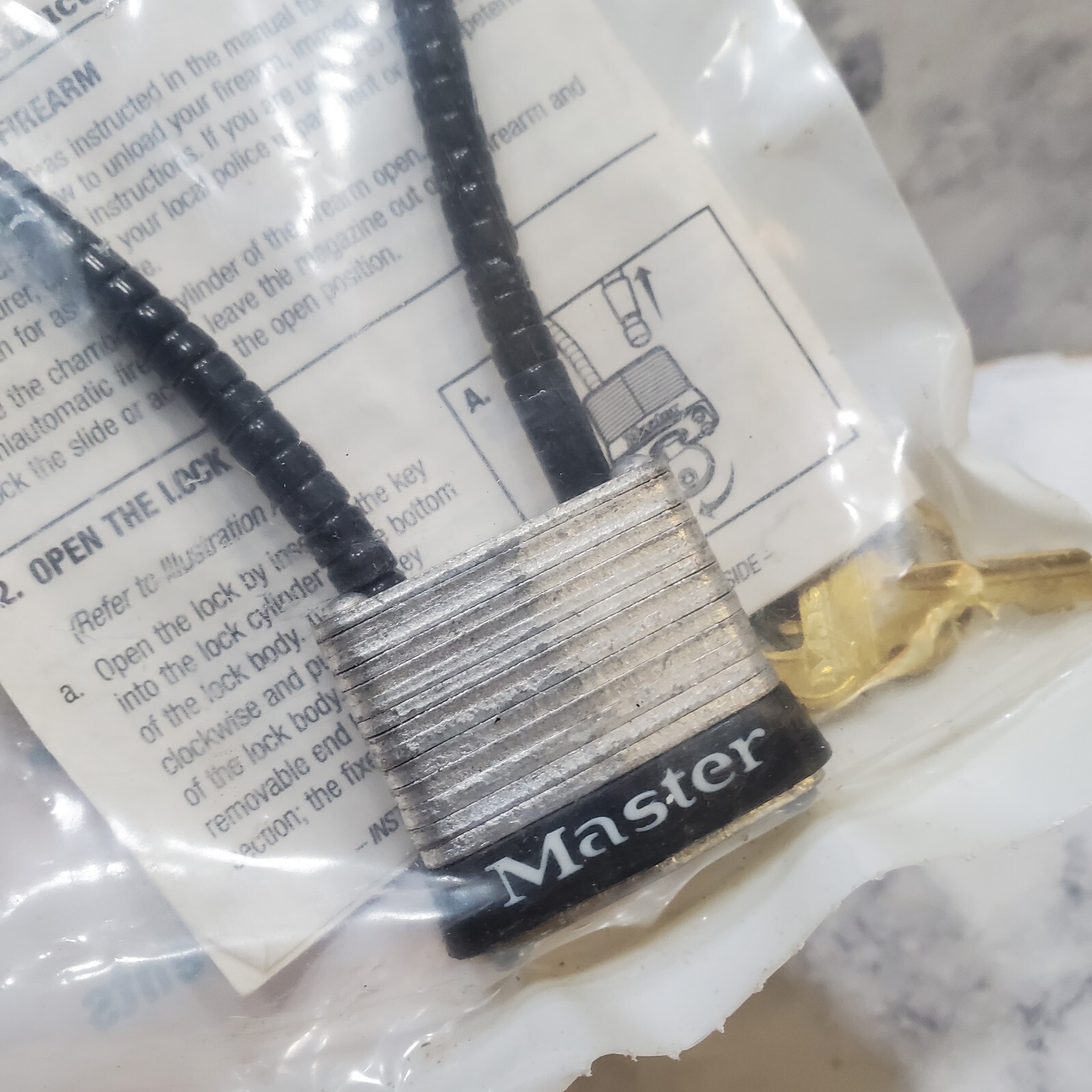 Master Lock #107 Gun Lock Vinyl Coated Cable Strap Keys 11" Total Length