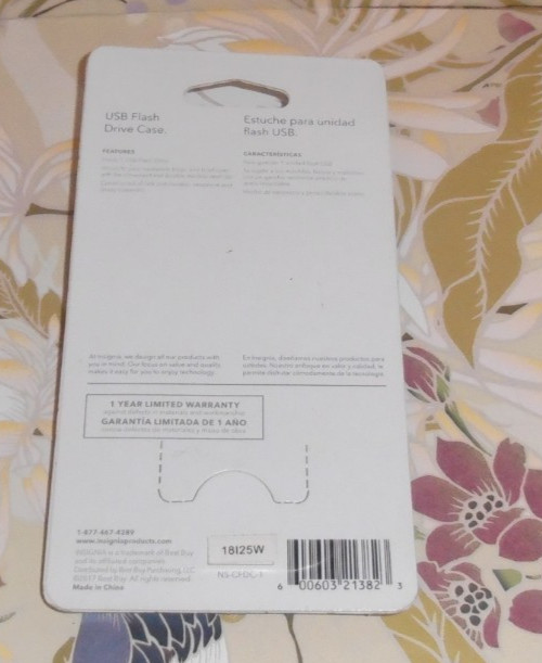 INSIGNIA USB Flash Drive Case #NS-CFDC-1 ~ NIP