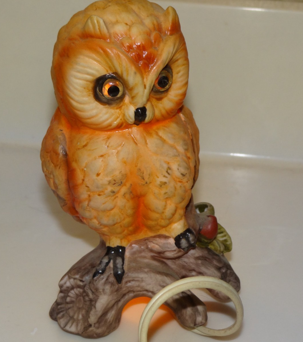 Vintage Ardalt Porcelain Owl Lamp Night Light Japan MCM on/off on cord 6.25" hi