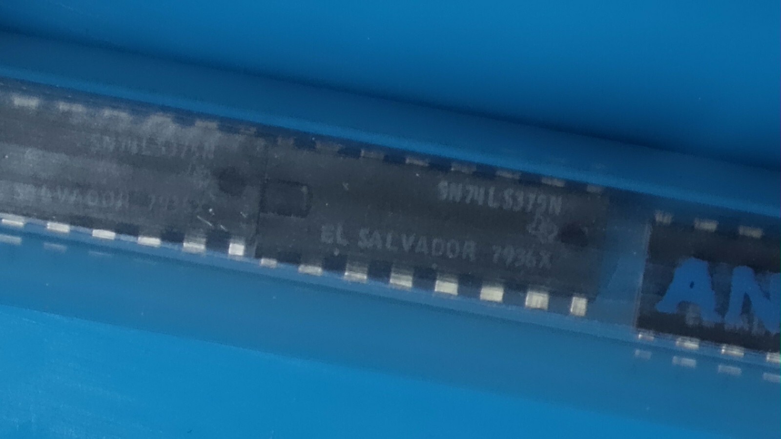 Quantity 5 - Texas Instruments SN74LS375N - Quad Latch IC DIP16 - Brand New