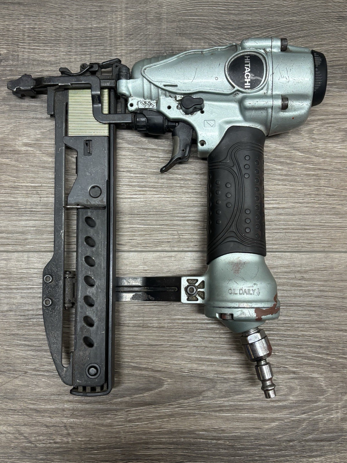 Hitachi N3804AB3(S) 1-1/2” Stapler Gun 70-120 PSI Air Power Tool