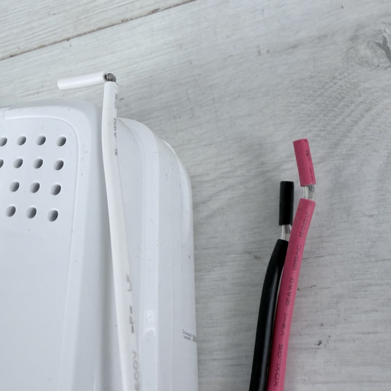 Wattstopper Legrand LMPL-101 Digital Plug Load Controller