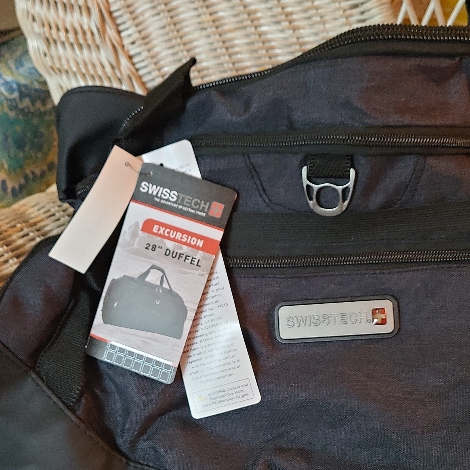 SWISSTECH Excursion 28" Duffle Bag, Water Resistant, Removable Pouch, Black