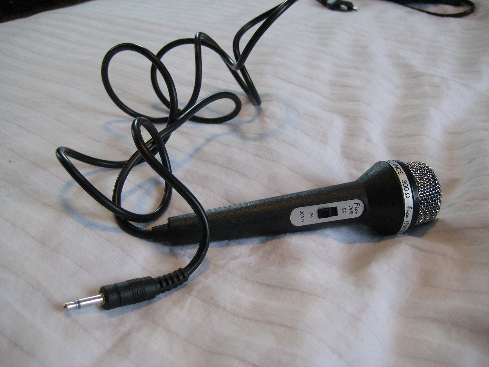 FICO UNI-DIRECTIONAL MICROPHONE, 1/4" MIC CABLE WITH 3.5 MONO ADAPTER