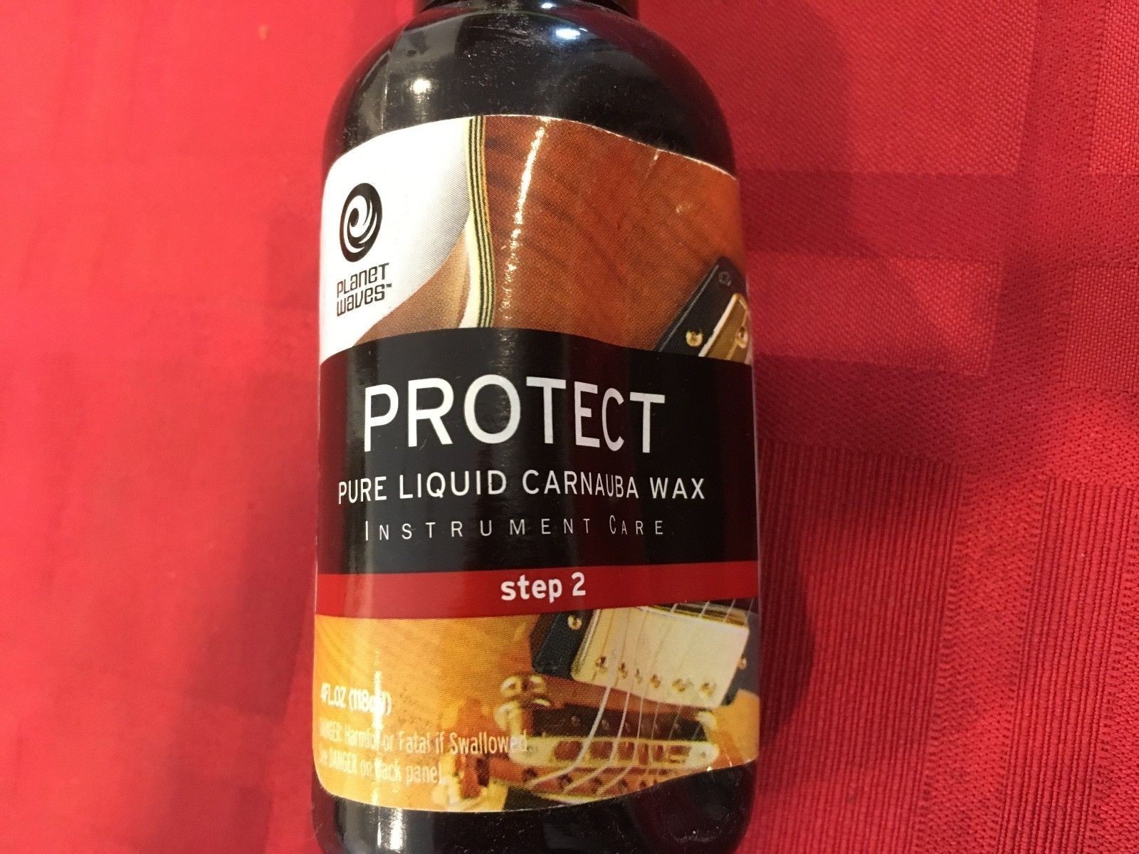 PLANET WAVES PROTECT PURE LIQUID CARNAUBA WAX - STEP 2