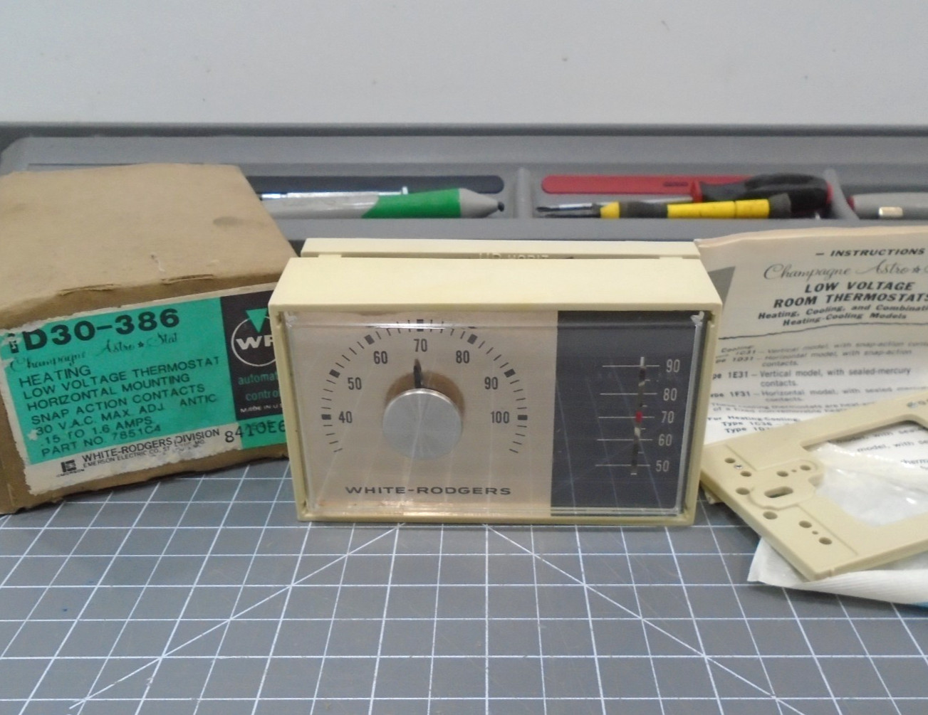 NEW White Rodgers 1D30-386 Heating Low Voltage Thermostat 30 Volt AC Max