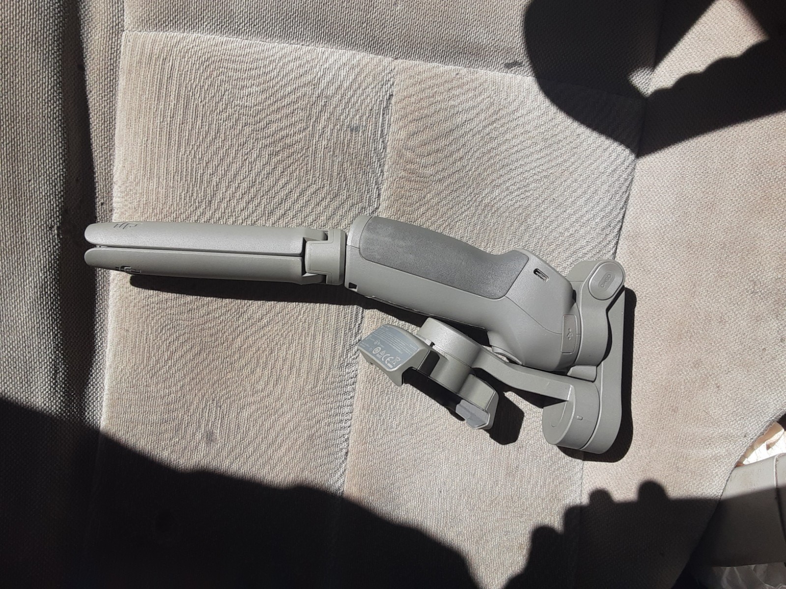 DJI Osmo Mobile 3 - Gimbal Stabilizer With Tripod