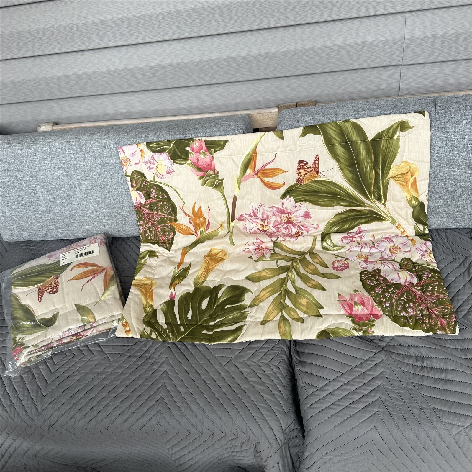 Pillow Sham Pair Pacific Industries Hot House Floral Bird of Paradise Tropical