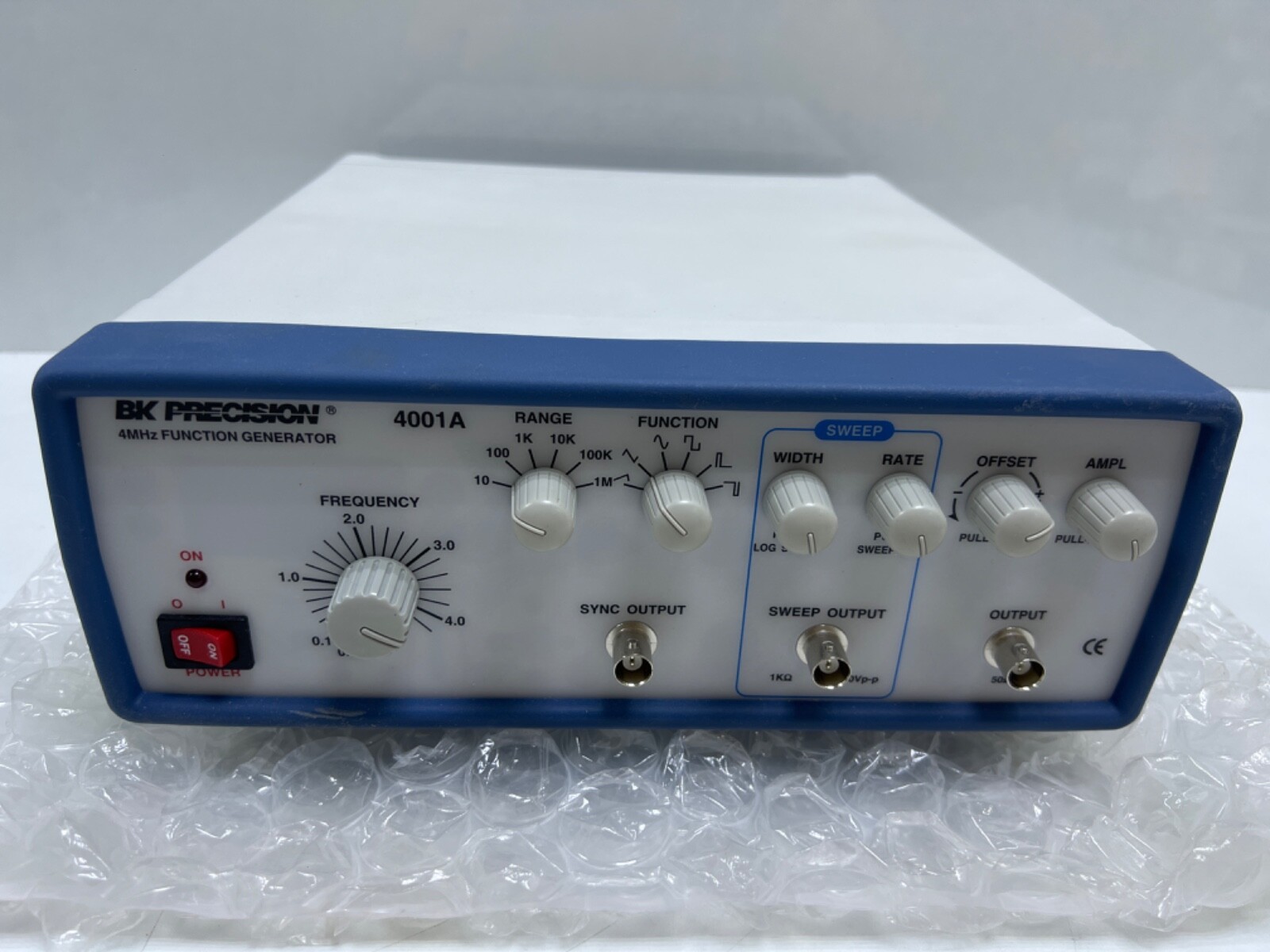 B&K Precision 4001A - 4 MHz Sweep/Function Generator