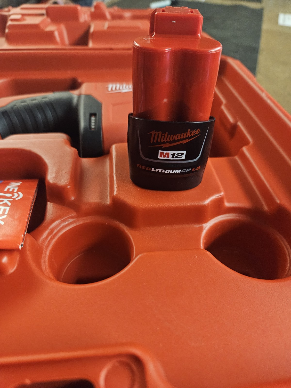Milwaukee 2470-21 M12 Pvc Plastic Pipe Shear Kit